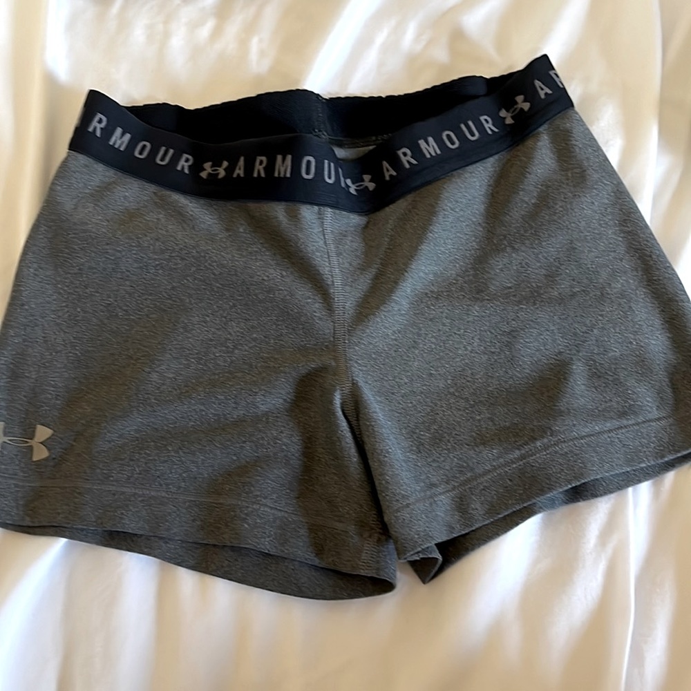 Under Armour grey spandex compression training shorts